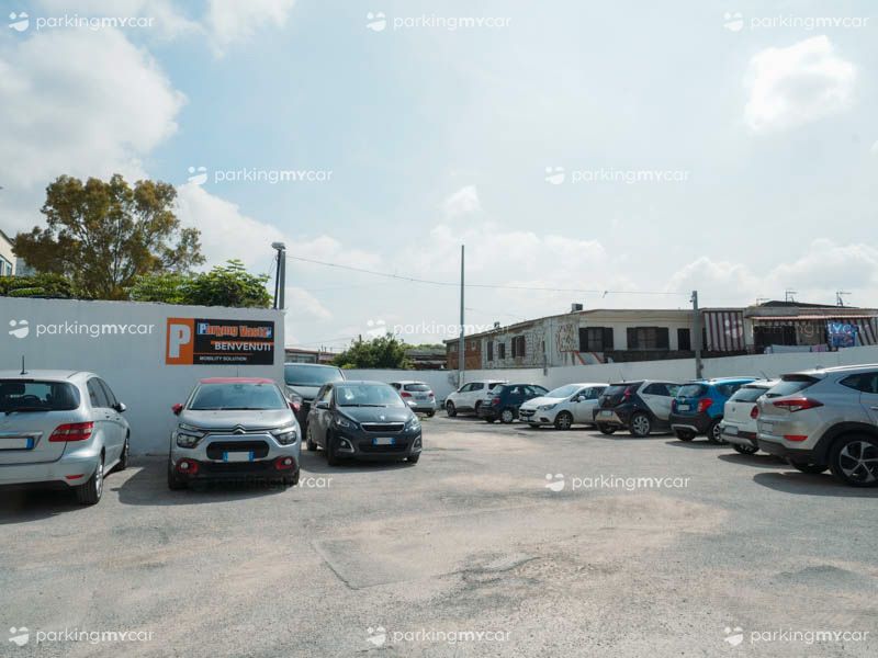 Parking Vasto 2 - Aeroporto Napoli Posti auto scoperti Parking Vasto 2 - Aeroporto Napoli