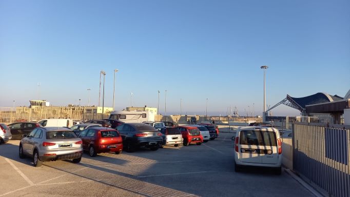 Terminal Parking - Porto Pozzallo Posti auto al coperto Terminal Parking - Porto Pozzallo