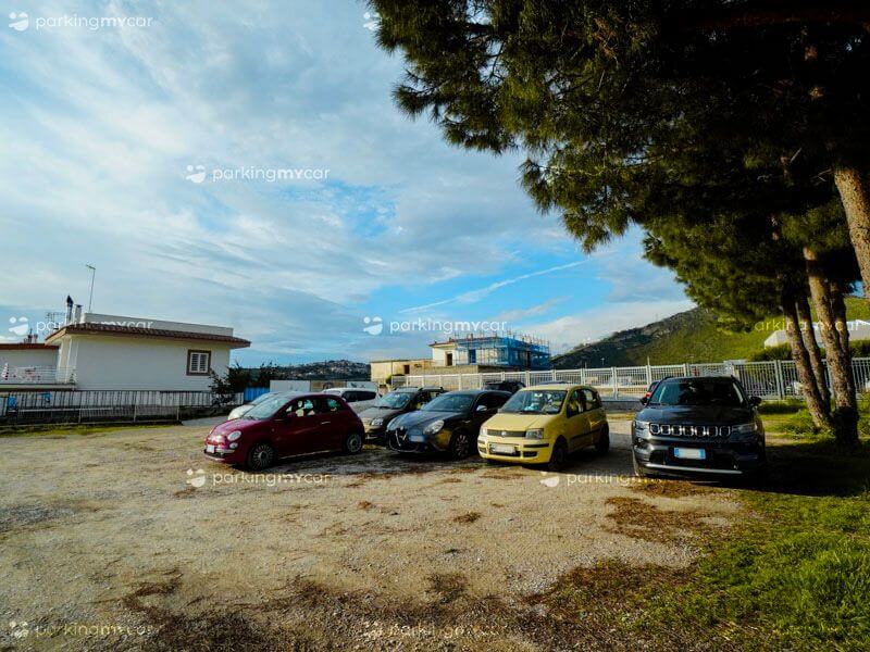 Parking San Domenico - Porto Pozzuoli Posti auto all'aperto Parking San Domenico - Porto Pozzuoli