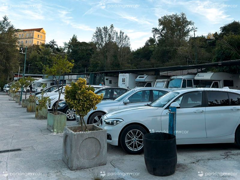 Il Raduno Parking Aereo - Aeroporto Napoli Parcheggi all'aperto Il Raduno Parking Aereo - Aeroporto Napoli