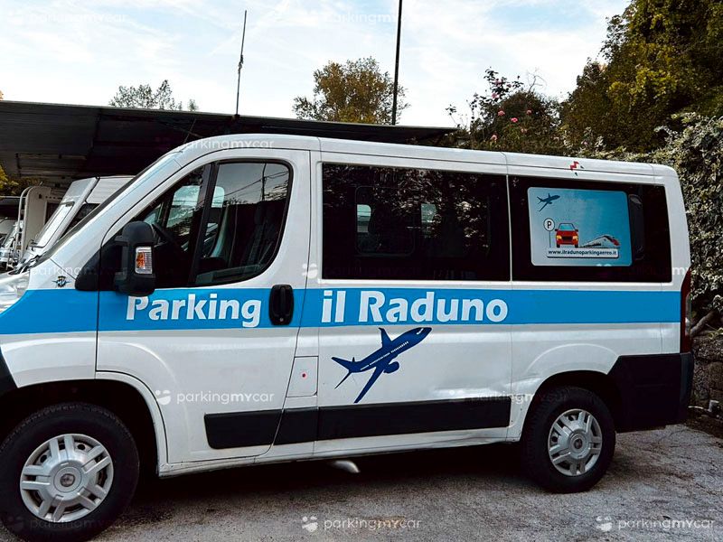 Il Raduno Parking Aereo - Aeroporto Napoli Navetta gratuita Il Raduno Parking Aereo - Aeroporto Napoli